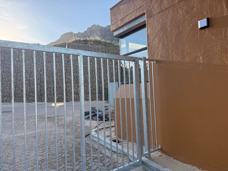 Entrance gate